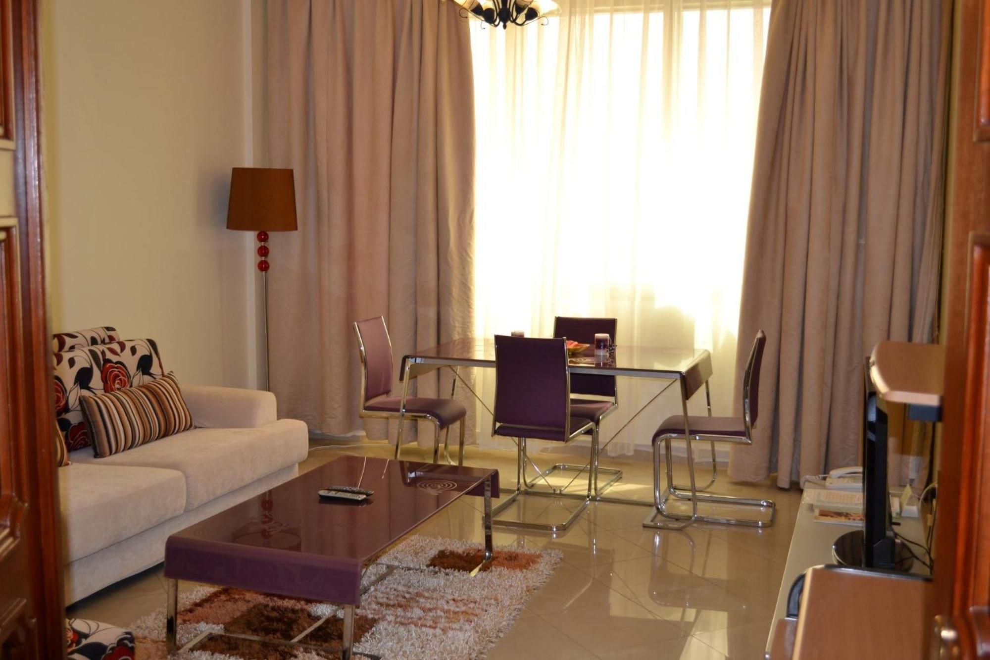 Abu Dhabi Plaza Hotel Apartments Kültér fotó