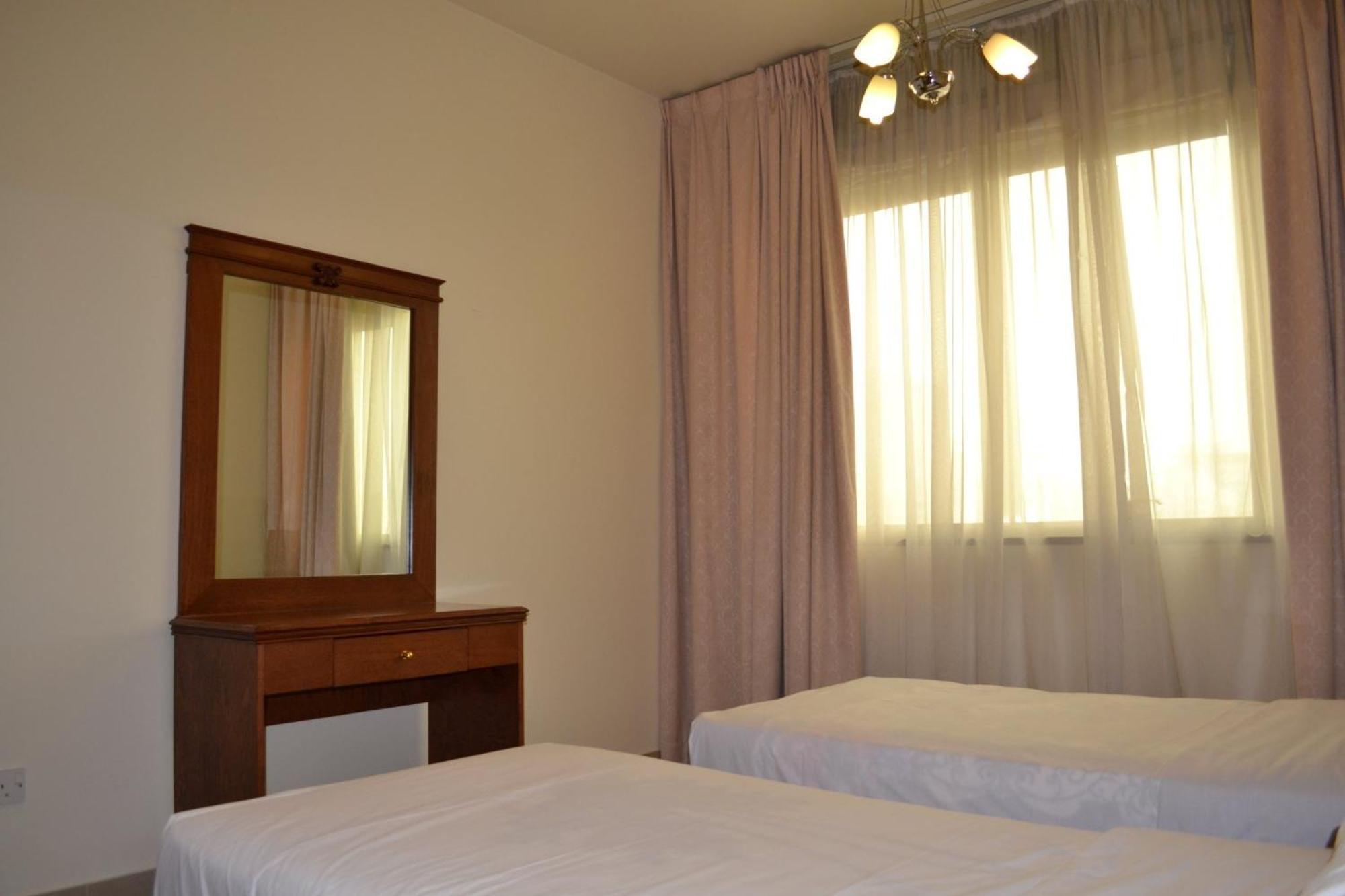 Abu Dhabi Plaza Hotel Apartments Kültér fotó