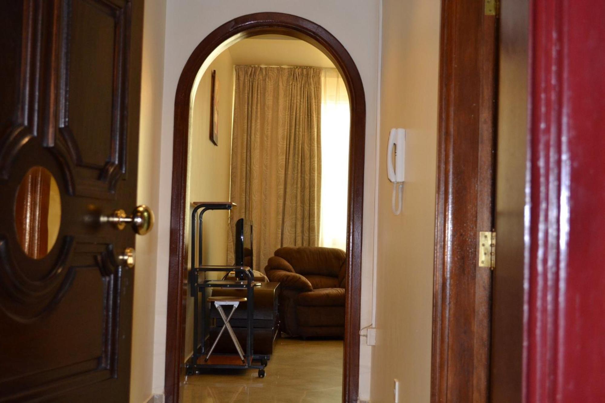 Abu Dhabi Plaza Hotel Apartments Kültér fotó