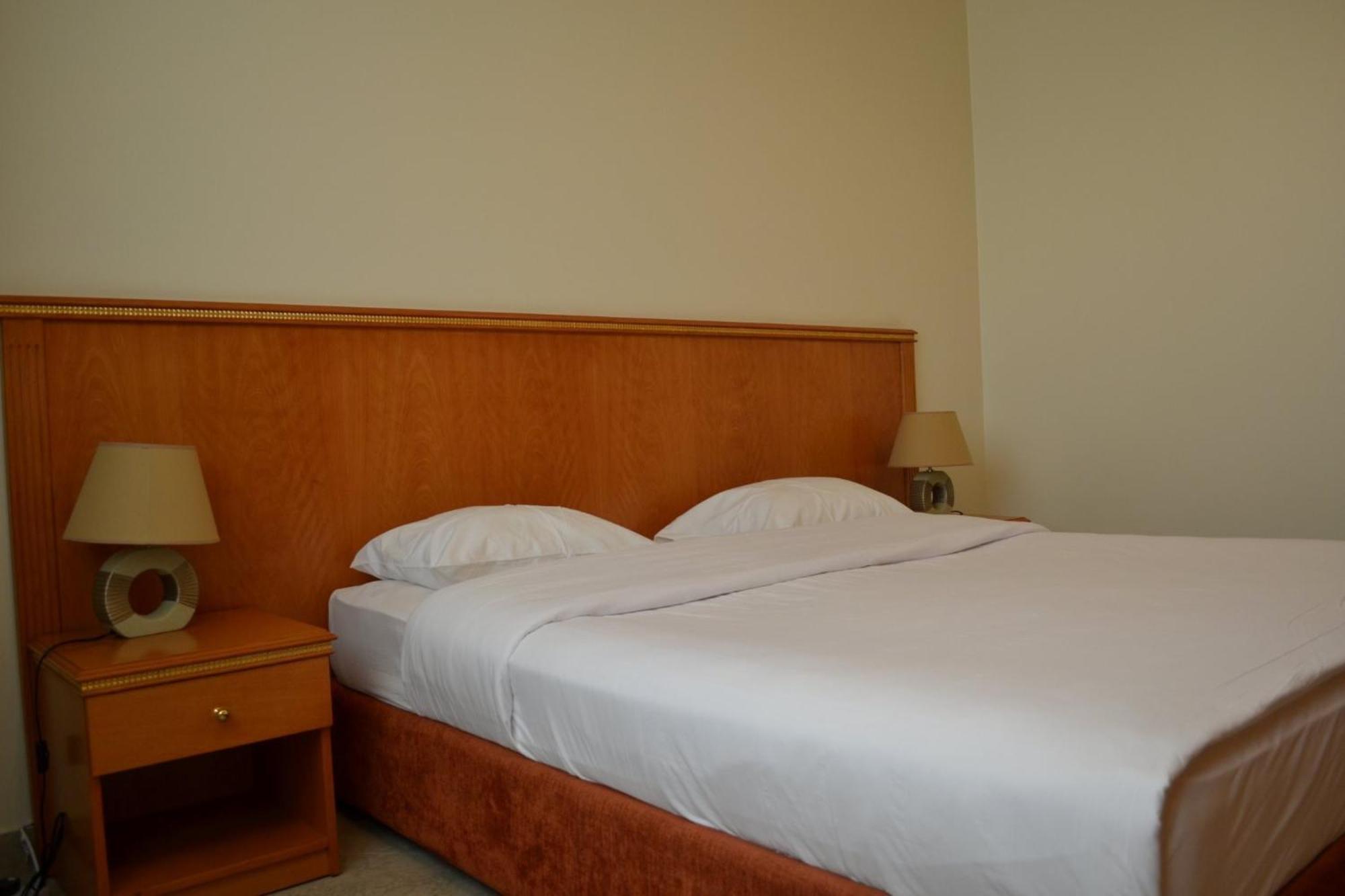 Abu Dhabi Plaza Hotel Apartments Kültér fotó
