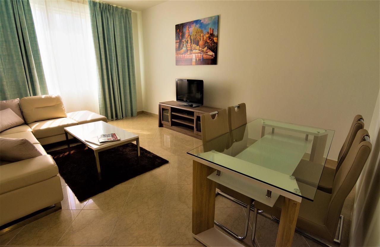 Abu Dhabi Plaza Hotel Apartments Kültér fotó